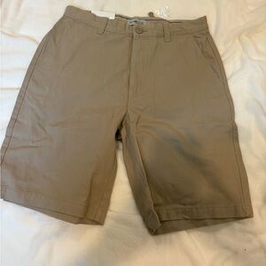 NWT size 32 GAP Men's Khaki Flat Front Shorts